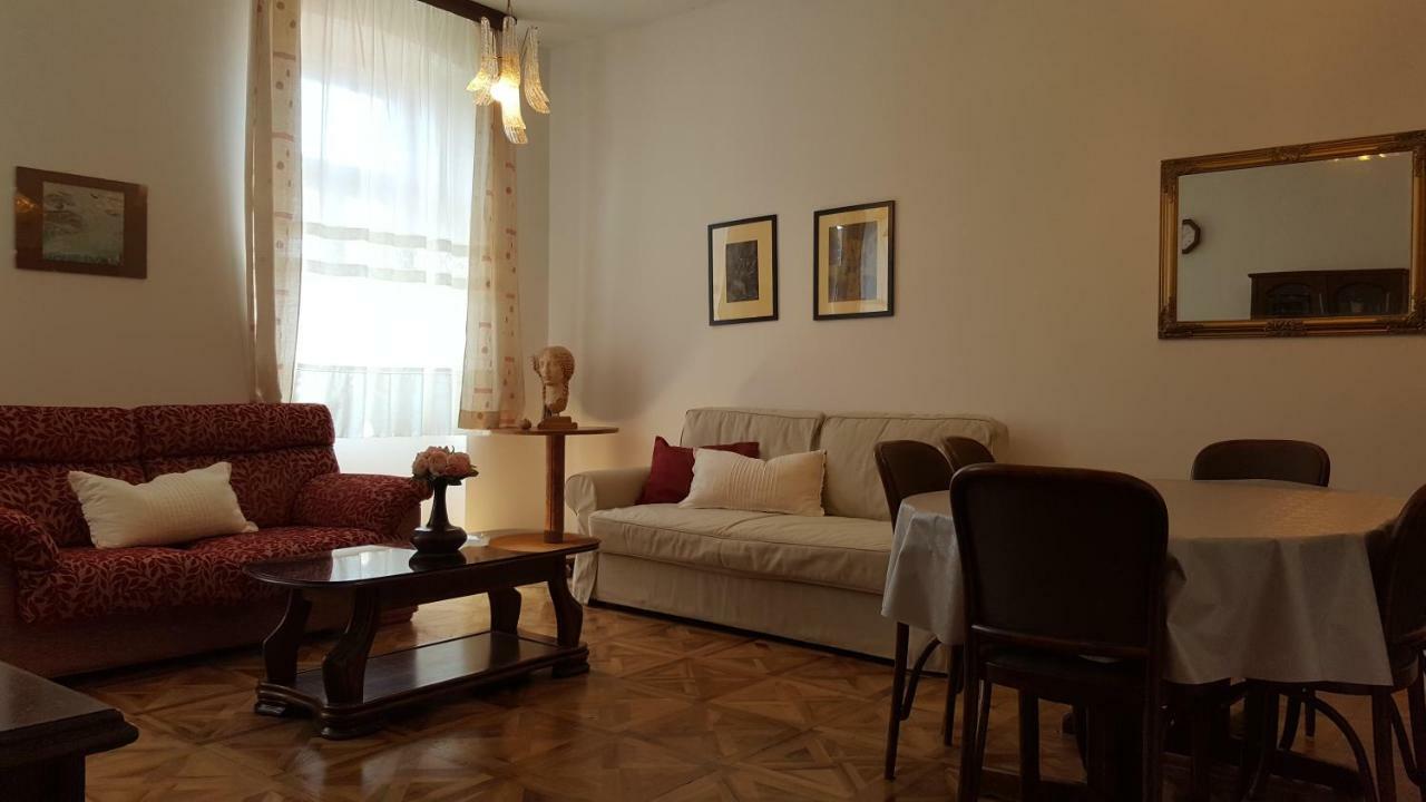 Centar Old Town, With Free Private Parking Appartement Pula Buitenkant foto